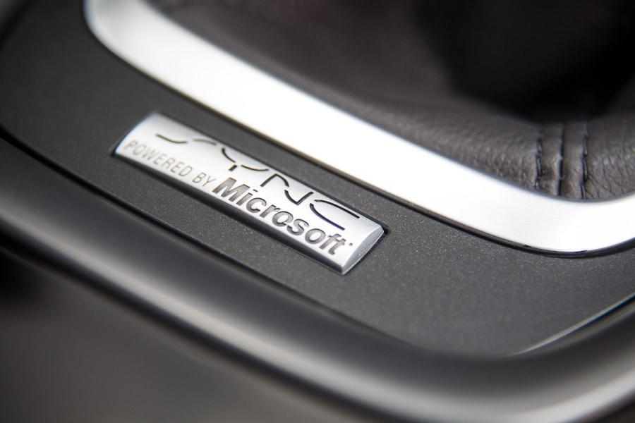 Детали интерьера Ford Mondeo Hatchback 2014 года  (фото 23 из 49)